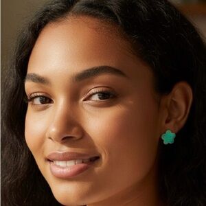 GREEN FLOWER STUD EARRINGS